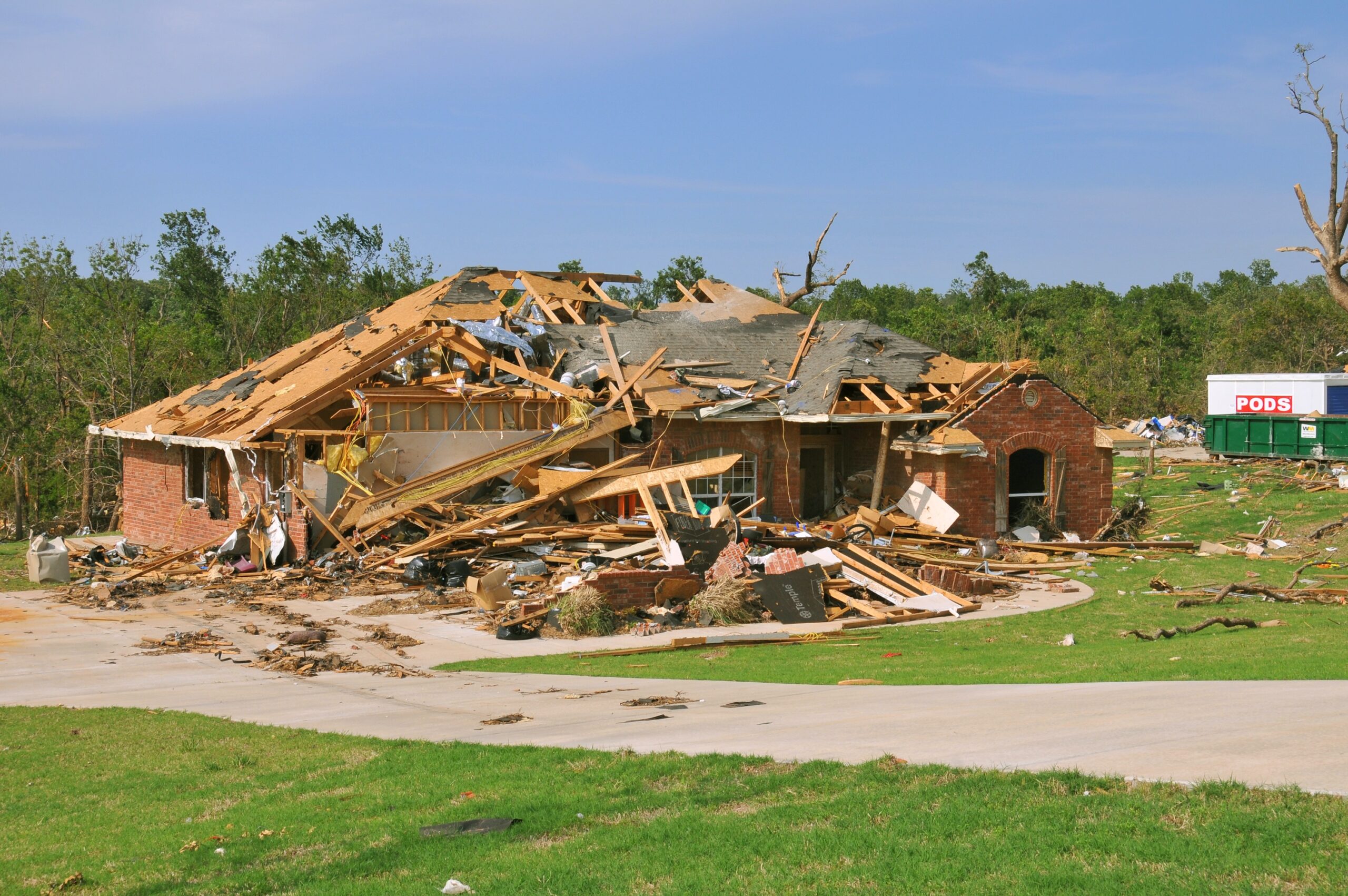 Free image/jpeg Resolution: 3000×1993, File size: 1.95Mb, Tornado destruction house Tornado destruction house (Architecture and Buildings) tornado destruction,house,disaster,loss,destroyed